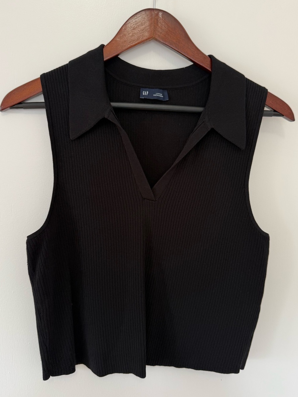 GAP Black Ribbed Sleeveless Collared V-Neck Tank